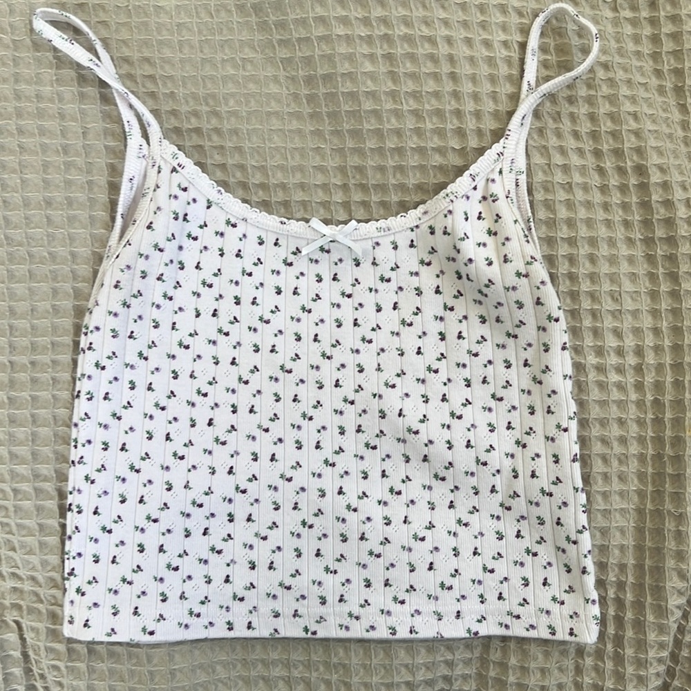 brandy melville lilac/lavender floral crop top